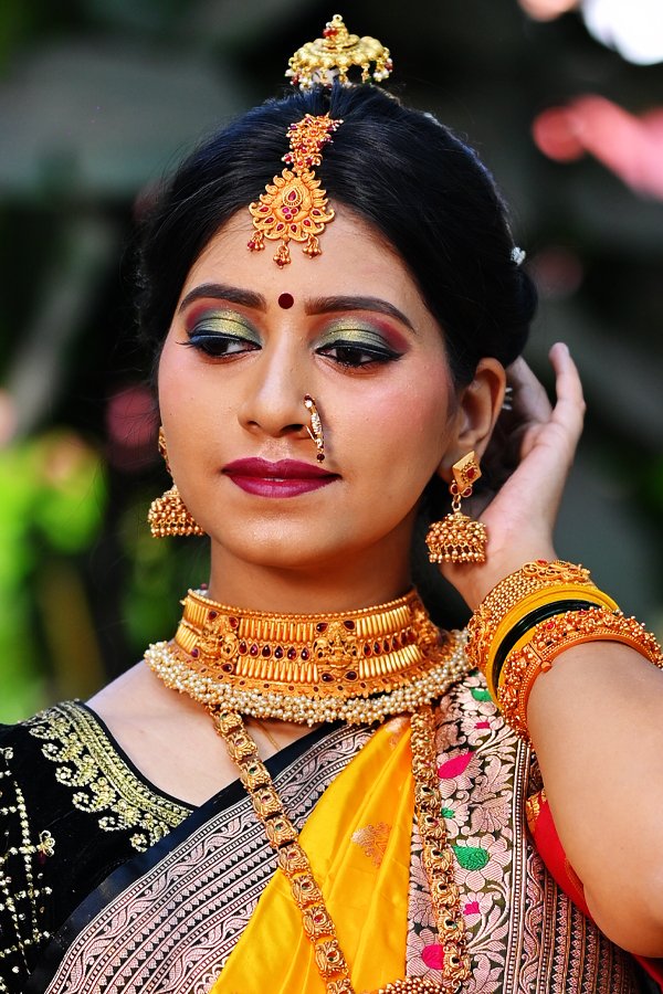 Roopali makeup artist Pune | makeup artist near me | makeup artist in Pune | bridal makeup artist in Pune | wedding makeup artist in Pune | best makeup artist | hair and makeup artist near me